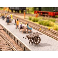 NOCH ( 13700 ) Bahnsteigkarre H0