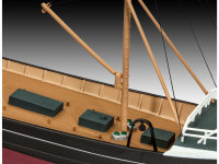 REVELL 05204 - Northsea Fishing Trawler 1:142