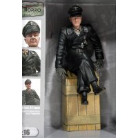 TORRO 222285114 - 1/16 Figur Hauptmann Michael Wittmann sitzend