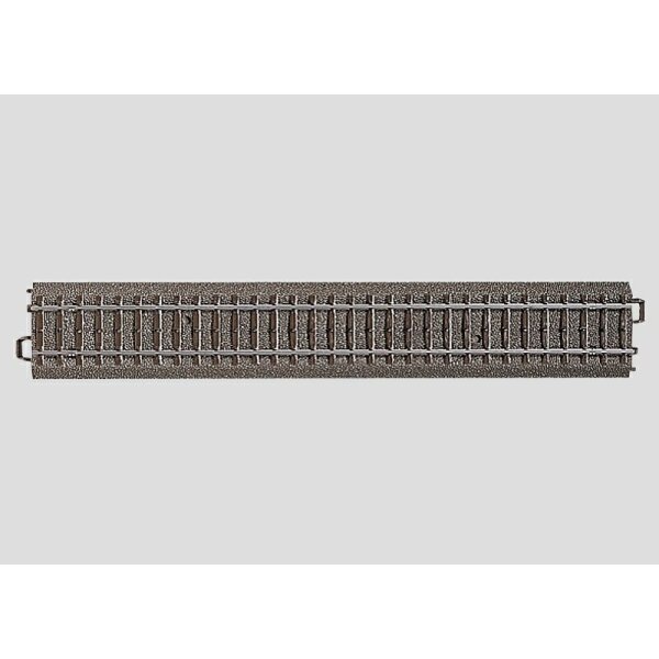 MÄRKLIN 24236 gerades C-Gleis mit 236,1 mm Länge vor der Originalverpackung für H0-Modellbahnanlagen.