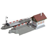 FALLER (120174) Bahnübergang mit  Schrankenwärterhaus